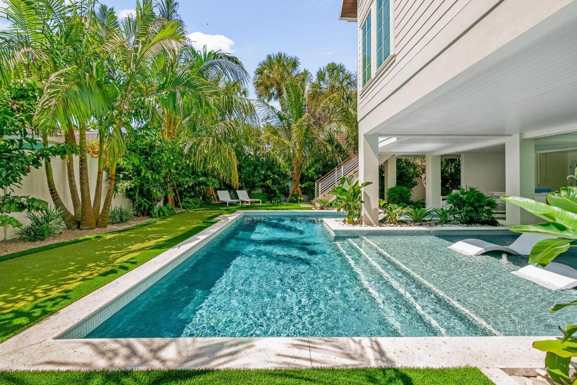 Sweet Caroline Villa Anna Maria Exterior photo