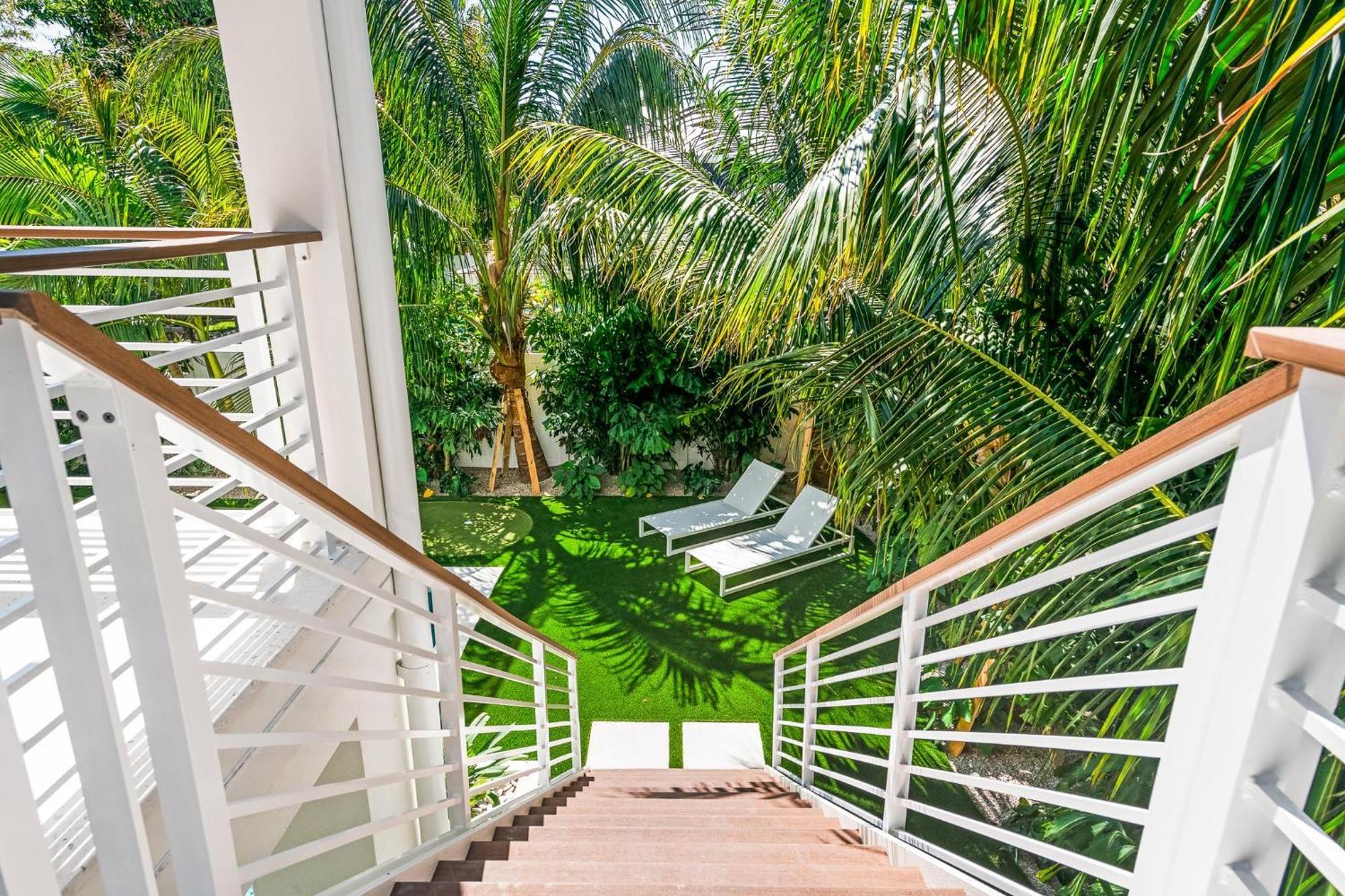 Sweet Caroline Villa Anna Maria Exterior photo